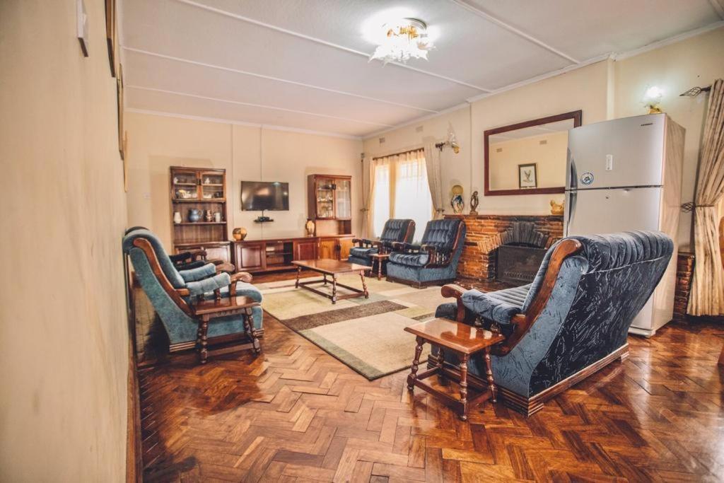 Palm Villa Хараре Екстериор снимка